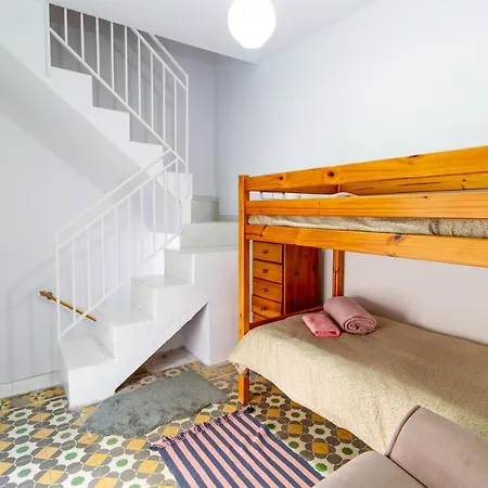 Hébergement de vacances Rentitspain Casa Abanico A Pasos De Castillo De *